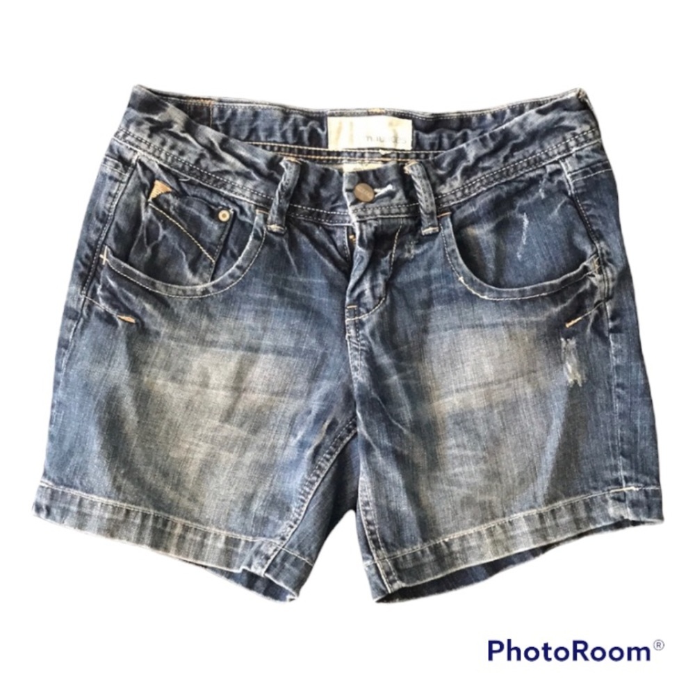 Maurices distressed shorts.